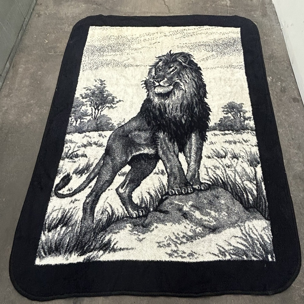 Vintage San Marcos Mexico Blanket Lion Black White Reversible 81x60 Cut Tag